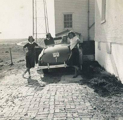 Margaret (left) August 1941.