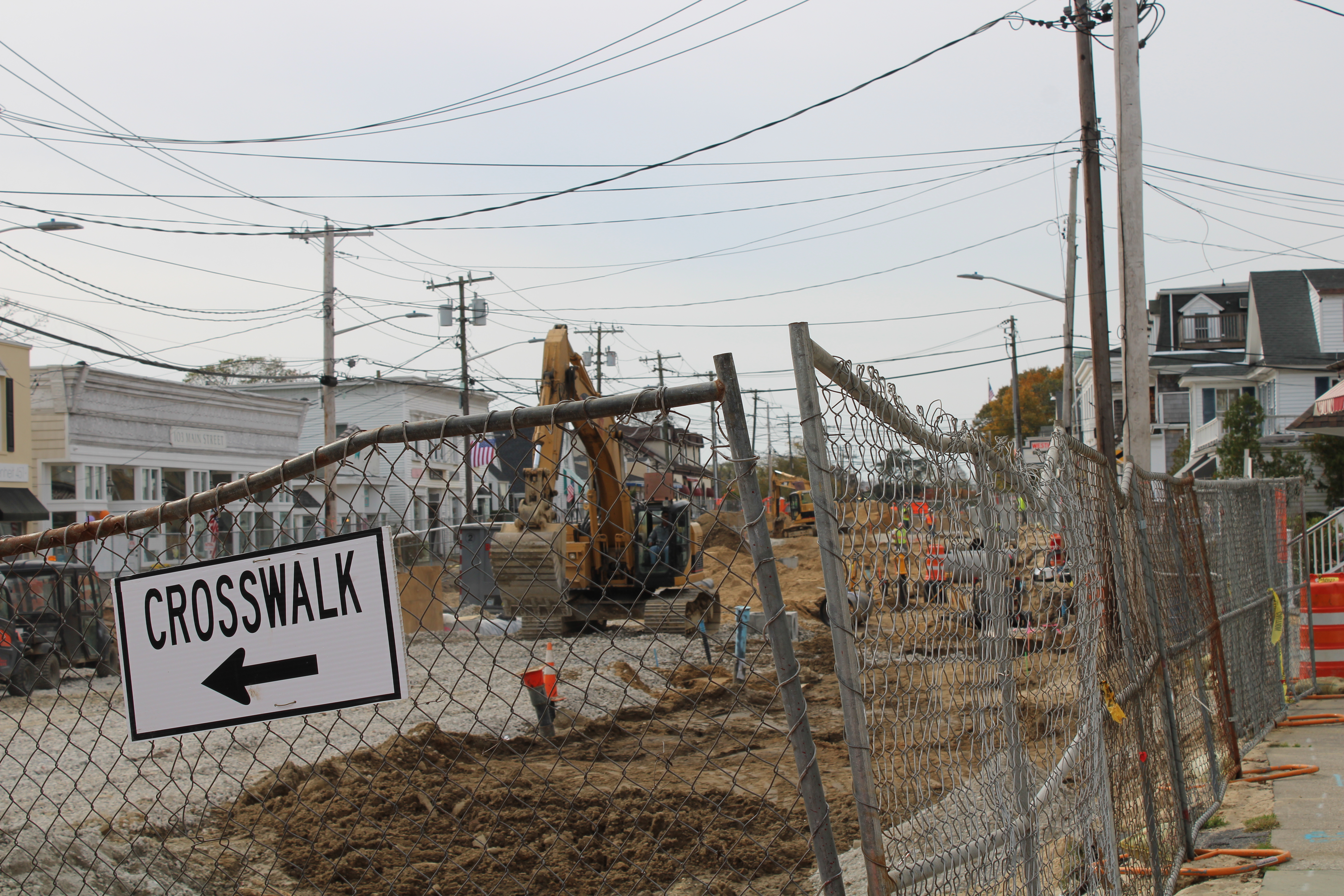 Main Street im Westhampton Beach is still open while construction is underway.