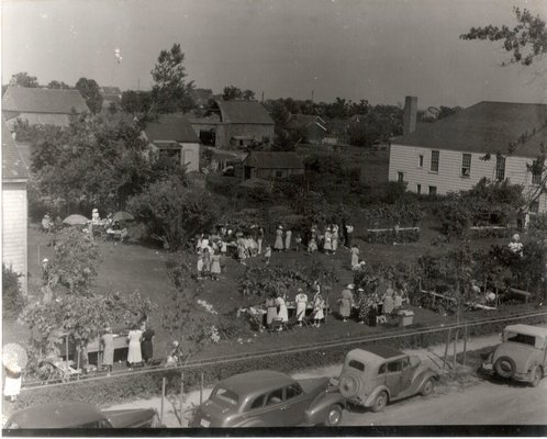 The First Presbyterian Church of Amagansett's summer fair in modern times. COURTESY OF FIRST PRESBYTERIAN CHURCH OF AMAGANSETT