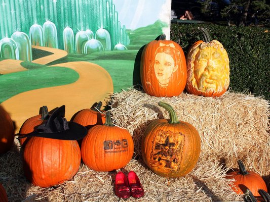 The Maniac Pumpkin Carvers did a Wizard of Oz theme for their pumpkins this year.
