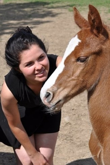 Hillary Dobbs and her horse