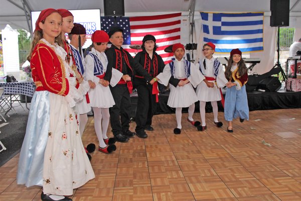 The Hamptons Hellenic Dancers.