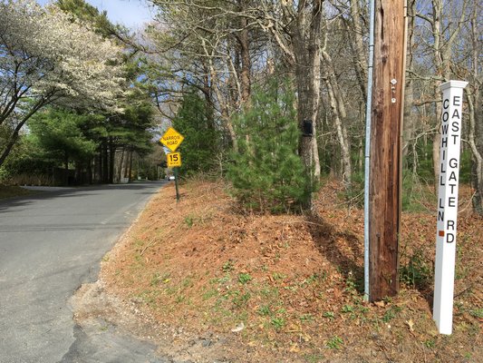 Some Wainscott residents are concerned that a car wash at the former site of Star Room would cause traffic on East Gate Road. LAURA WEIR