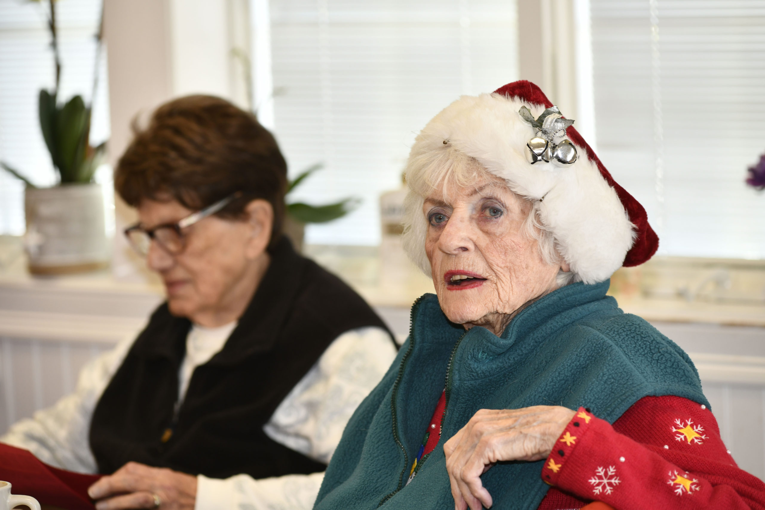 Maureen Flanagan sings a carol.