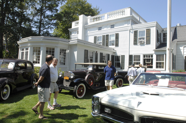 The 5th annual Antique Auto Show was held on grounds of the Southampton on Saturday.
