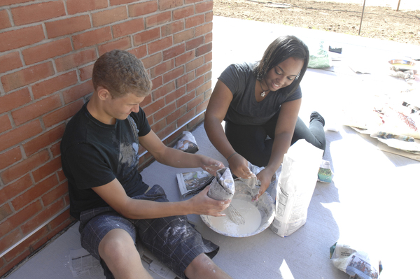  Cassidy Guida and Rienna Russo work on the junior class 