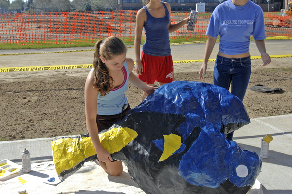 Southampton High School juniors Evan Gravano and Zanqueania Williams work on the 