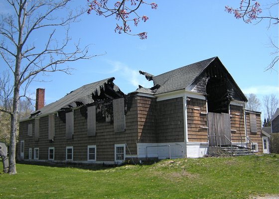 An insurance dispute has been holding up the rebuilding of Scoville Hall in Amagansett. By KYRIL BROMLEY