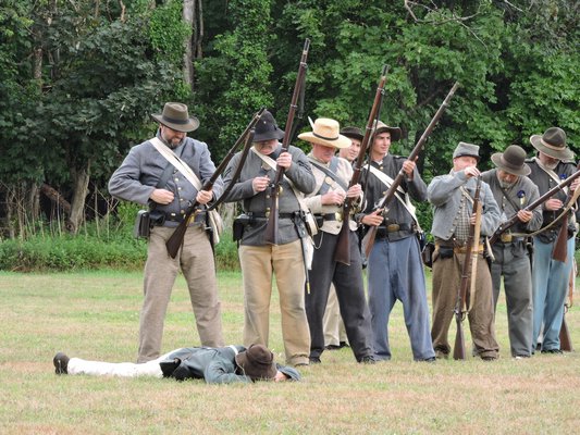 The Confederate soldiers. ELSIE BOSKAMP