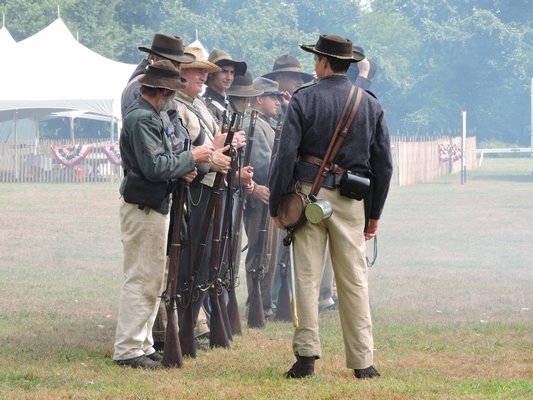 The Confederate soldiers. ELSIE BOSKAMP
