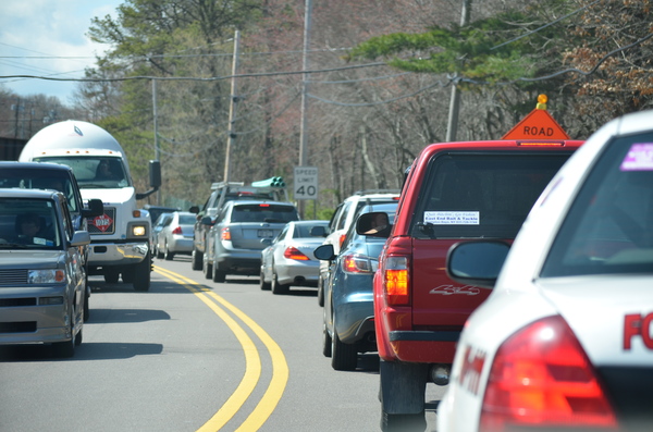 Traffic westbound on Montauk Highway in Hampton Bays. ERIN MCKINLEY