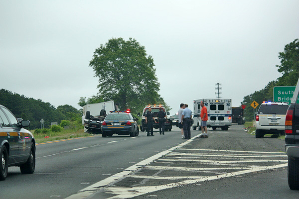 A car accident closed down a part of Sunrise Highway onThursday morning. ROHMA ABBAS