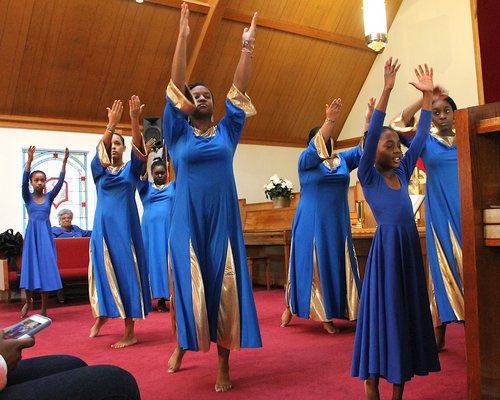 The Calvary Baptist Youth Choir performs.