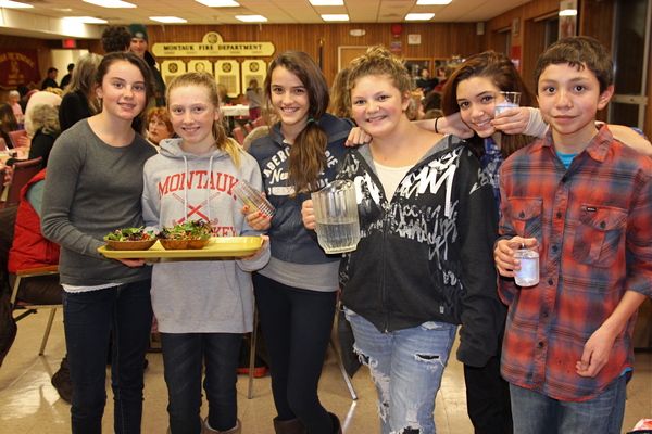  and John Cossentino were the winners of The Ladies Auxiliiary of the Montauk Friends of Erin Pub Quiz at the Montauk Downs on Friday evening. 