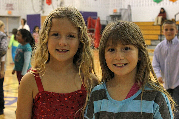  Scott Robinson and Tanya Perez at the Hampton Bays Kiwanis K-Kids dance-a-thon to raise money for the Red Cross. CAROL MORAN