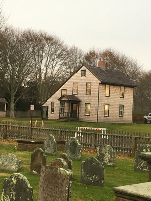  where many of the Gardiners are buried. The cottage sits on the 1648 home lot of Lion Gardiner. The Gardiner Foundation donated over $400