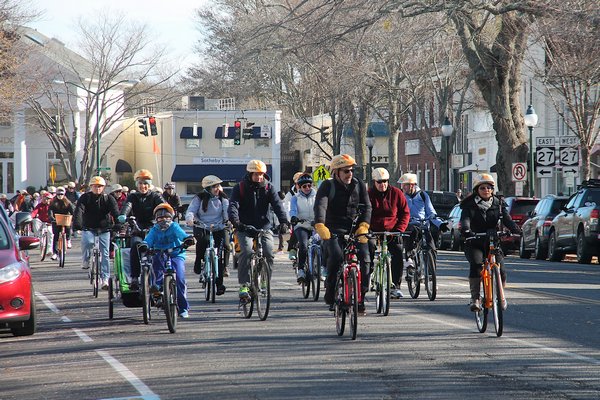 Cyclists participating in Cranksgiving.