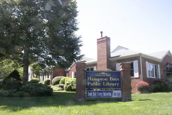 The Hampton Bays Public Library on Ponquogue Avenue. KYLE CAMPBELL