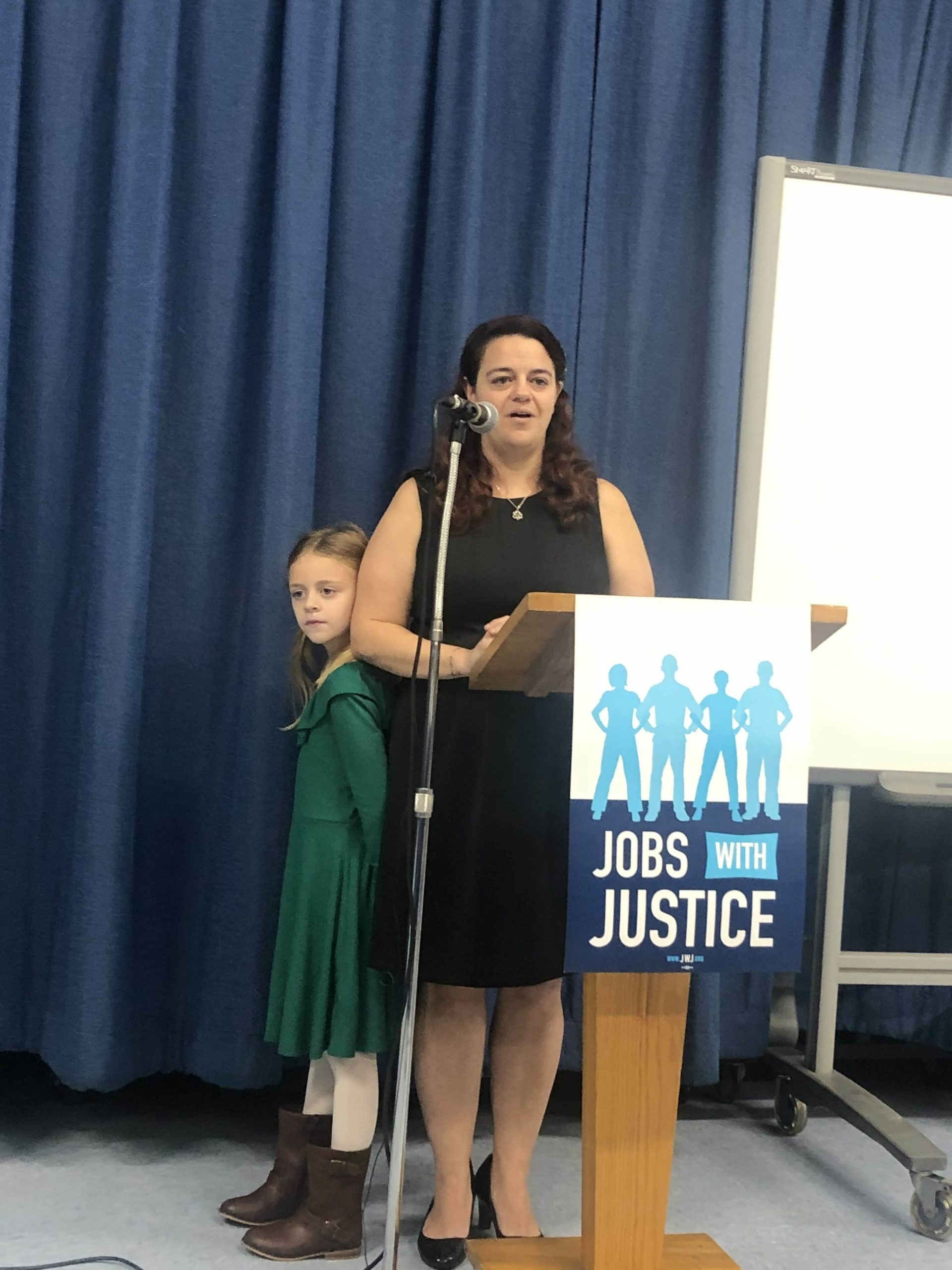 Lisa Votino-Tarrant received an award from Long Island Jobs with Justice for her work with asylum-seekkers at the southern border. She was presented with it at the annual Human Rights Day Interfaith Luncheon. So far, Ms. Votino-Tarrant has made five trips to Tijuana.