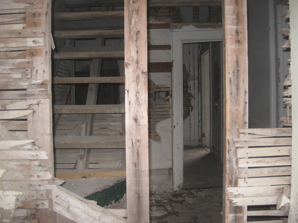 The Black Duck Lodge was badly defaced by graffiti in the 1970s. 