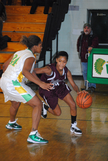 Southampton’s Paris Hodges makes a move around a Wyandanch player.