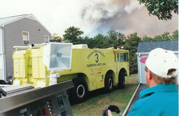 Firefighters battle the 1995 Sunrise Wildfires in Westhampton. COURTESY FRED BAUER