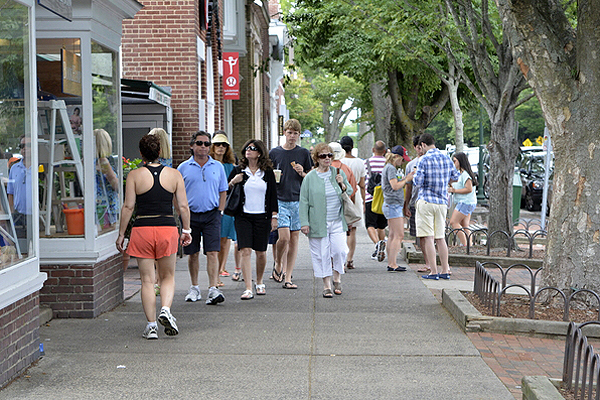 The sidewalks of East Hampton were packed last weekend. SHAYE WEAVER