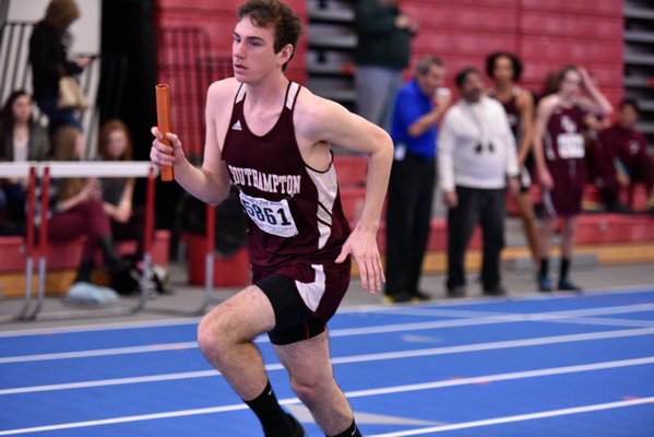Ryan McCabe hands the baton to Ricardo Chino. RICCI PARADISO