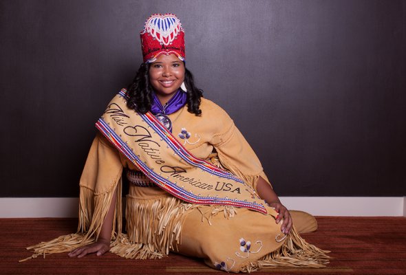 Shinnecock tribe member Autumn Rose Williams was crowned Miss Native America USA 2017 on Saturday at a ceremony in Arizona.