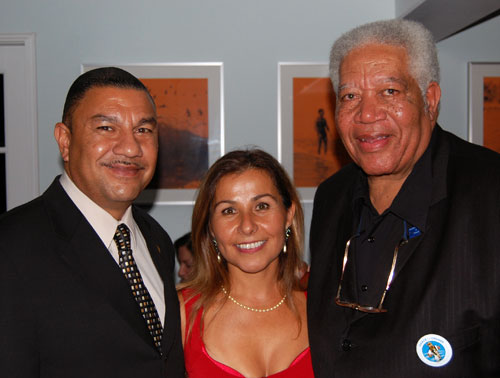 The Organizacion Latino Americana (OLA) recently held a recognition
party for supporters at Ziggy’s in Bridgehampton. State Assemblyman Phil Ramos of Brentwood