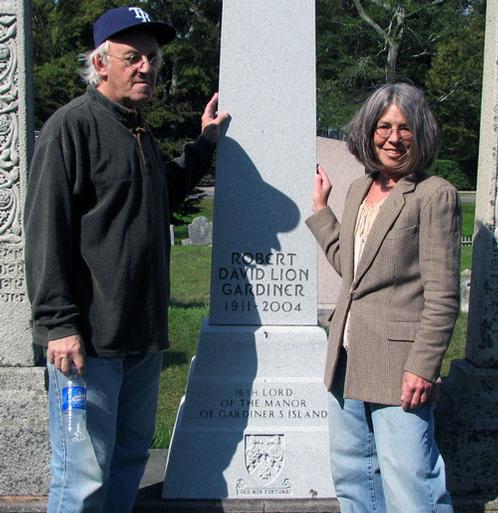 The sarcophagus of Lion Gardiner