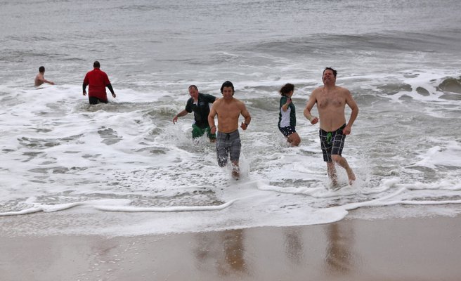 Backpacks For Fellow Students held its 2nd annual Spring Splash (and Kanjam tournament) at Rogers Beach on Saturday