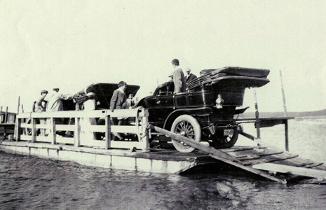 The 1904 Beach Lane bridge.