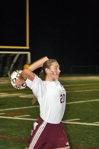 Noelle Crough during a throw-in. CAILIN RILEY PHOTOS