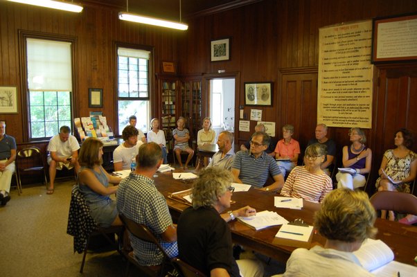 Local residents attend the Wainscott Citizens Advisory Committee meeting on September 10 at the Wainscott Chapel. JON WINKLER