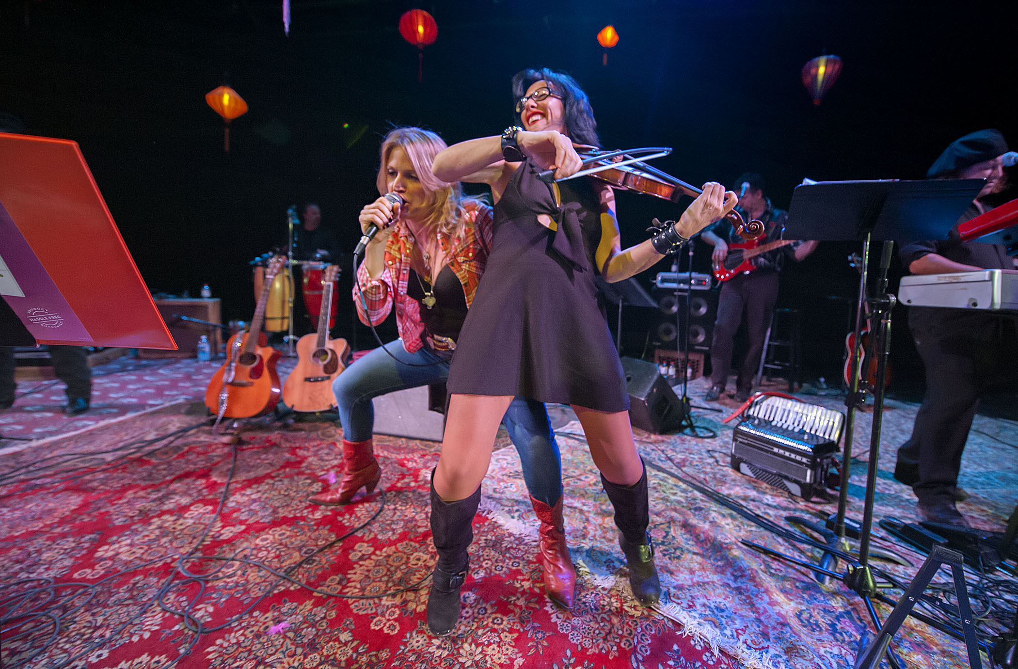 Nancy Atlas performing with Randi Fishenfeld at Bay Street Theater during the Fireside Session on January 2, 2016.