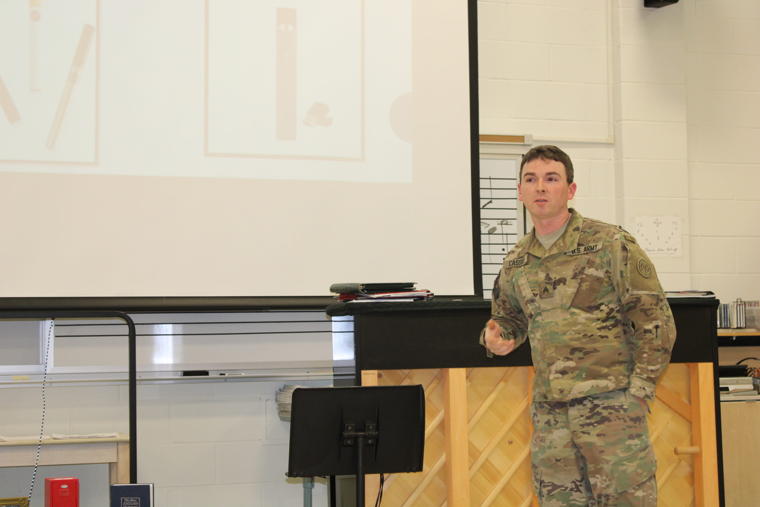 Sgt. Sean Cassidy dicussing vape use at the D.U.N.E. meeting Tuesday night at Westhampton Beach Middle School.