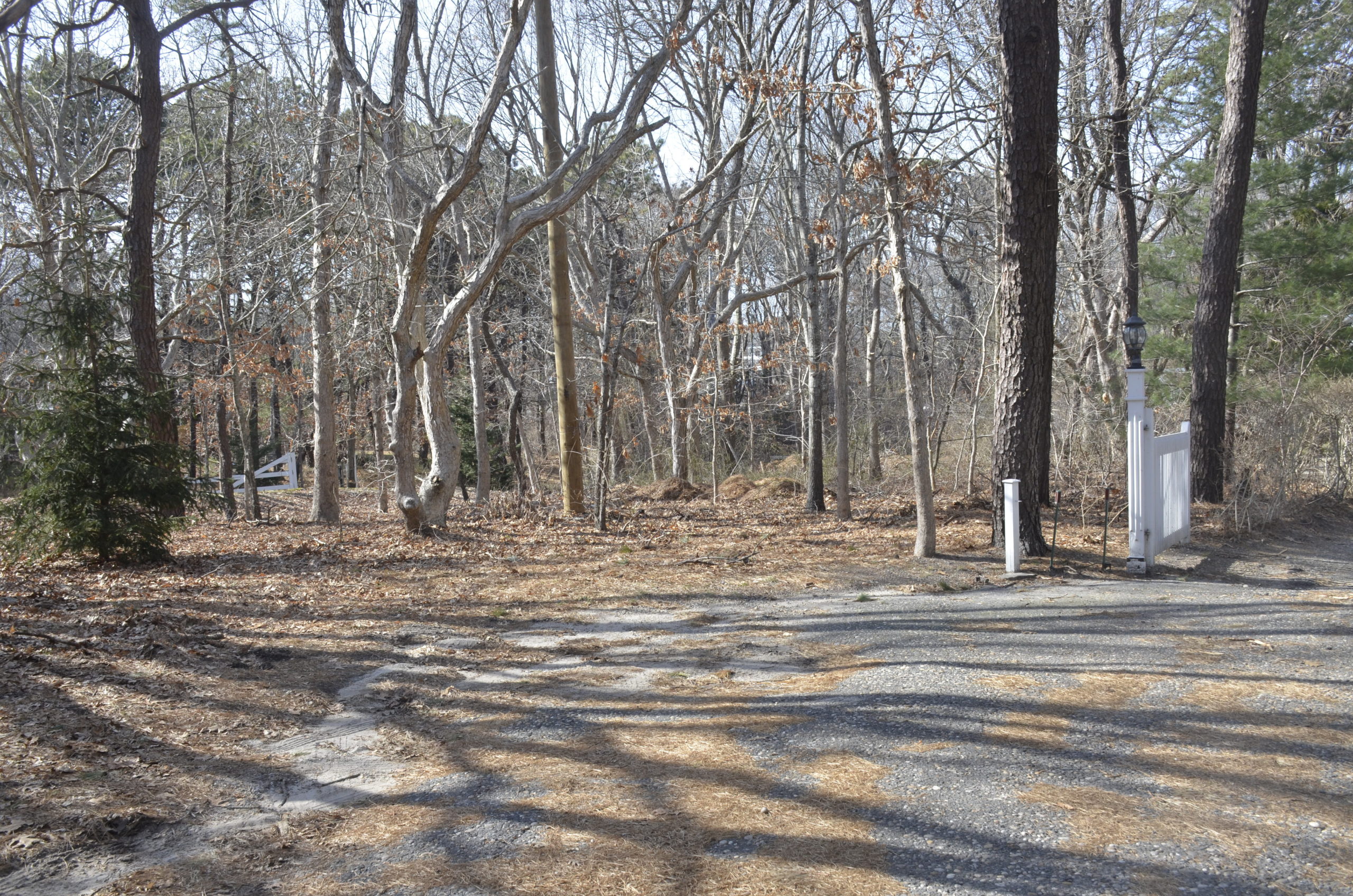 Southampton Town officials plan to extend Hillside Road in Shinnecock Hills, which is currently leads to a dead end, to Hill Station Road. GREG WEHNER