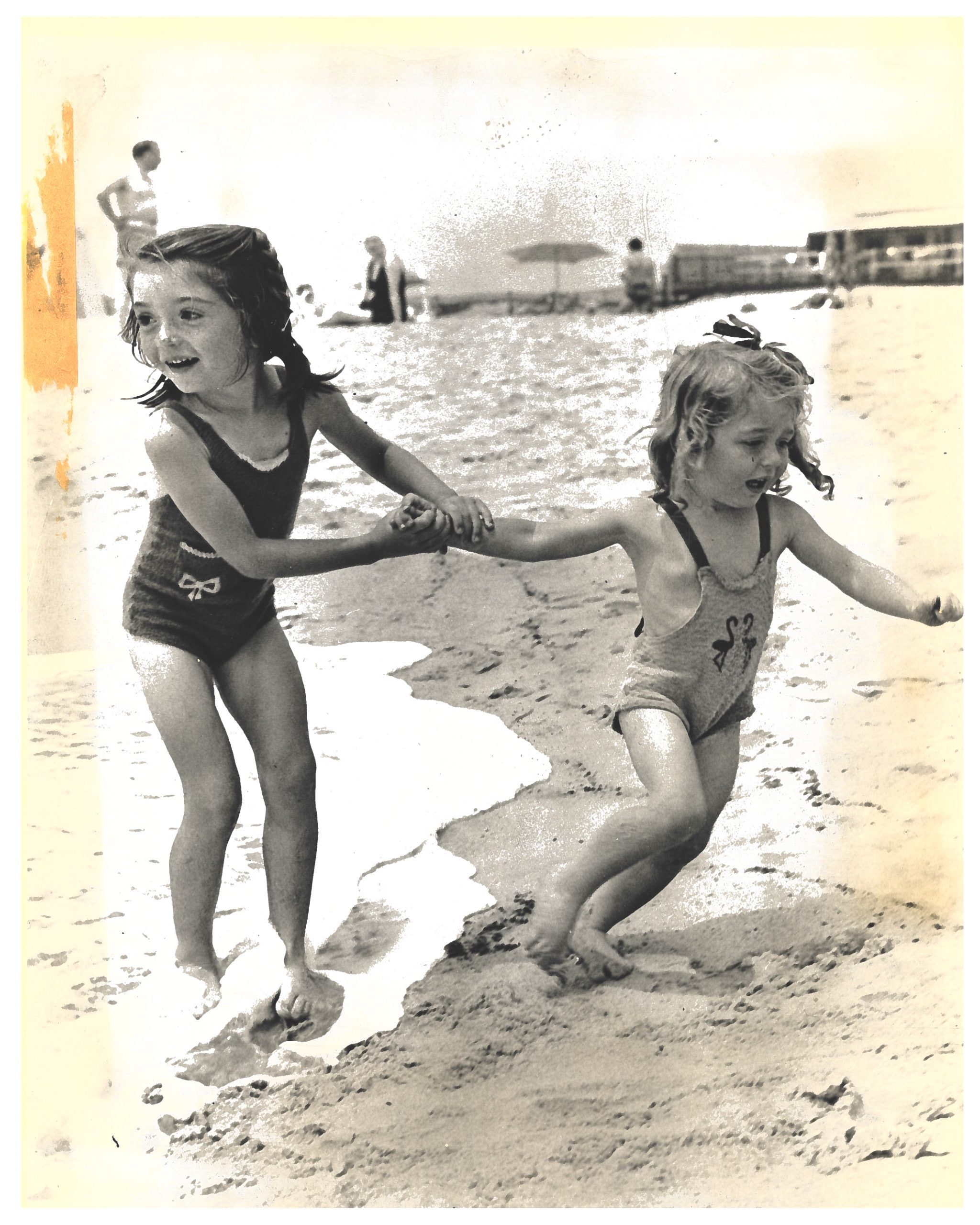Lucy Thon and her little sister Adrienne at the Montauk Surf Club, July 8, 1942. COLLECTION OF THE EAST HAMPTON HISTORICAL SOCIETY