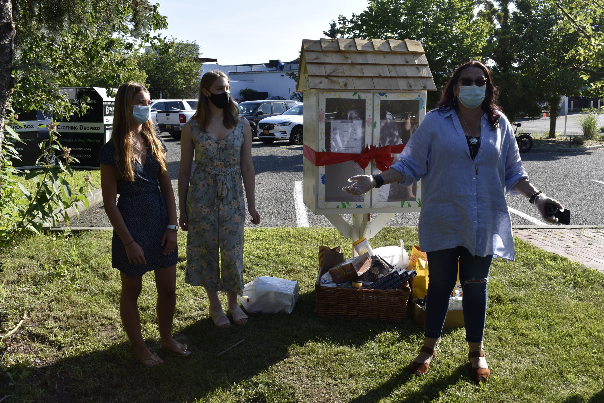 Eleanor Daly Kobel speaks at the Little Free Pantry ribbon-cutting.