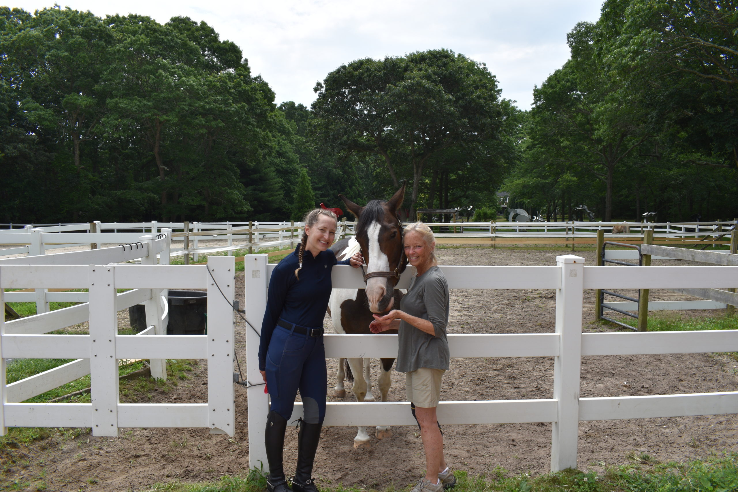 Amalie Bandelier and Karen Bocksel with their youngest horse, Paco.