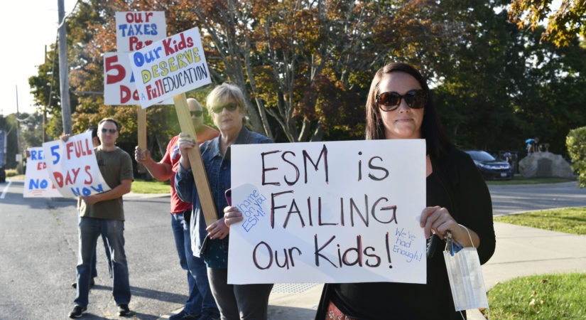 Eastport South Manor Parents Call for In-School Classes Five Days a ...