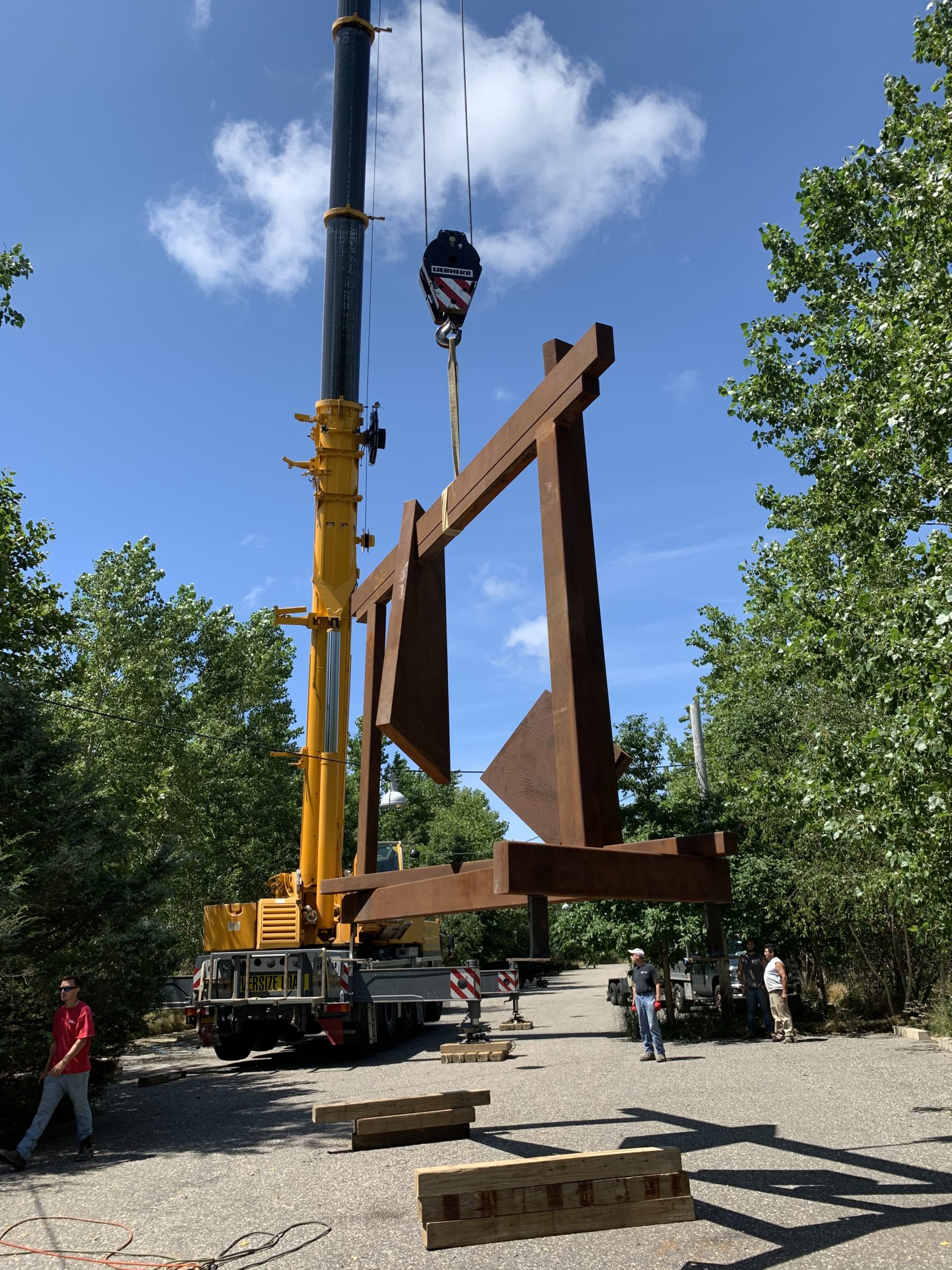 Installing Joel Perlman's 7,000-pound sculpture, 