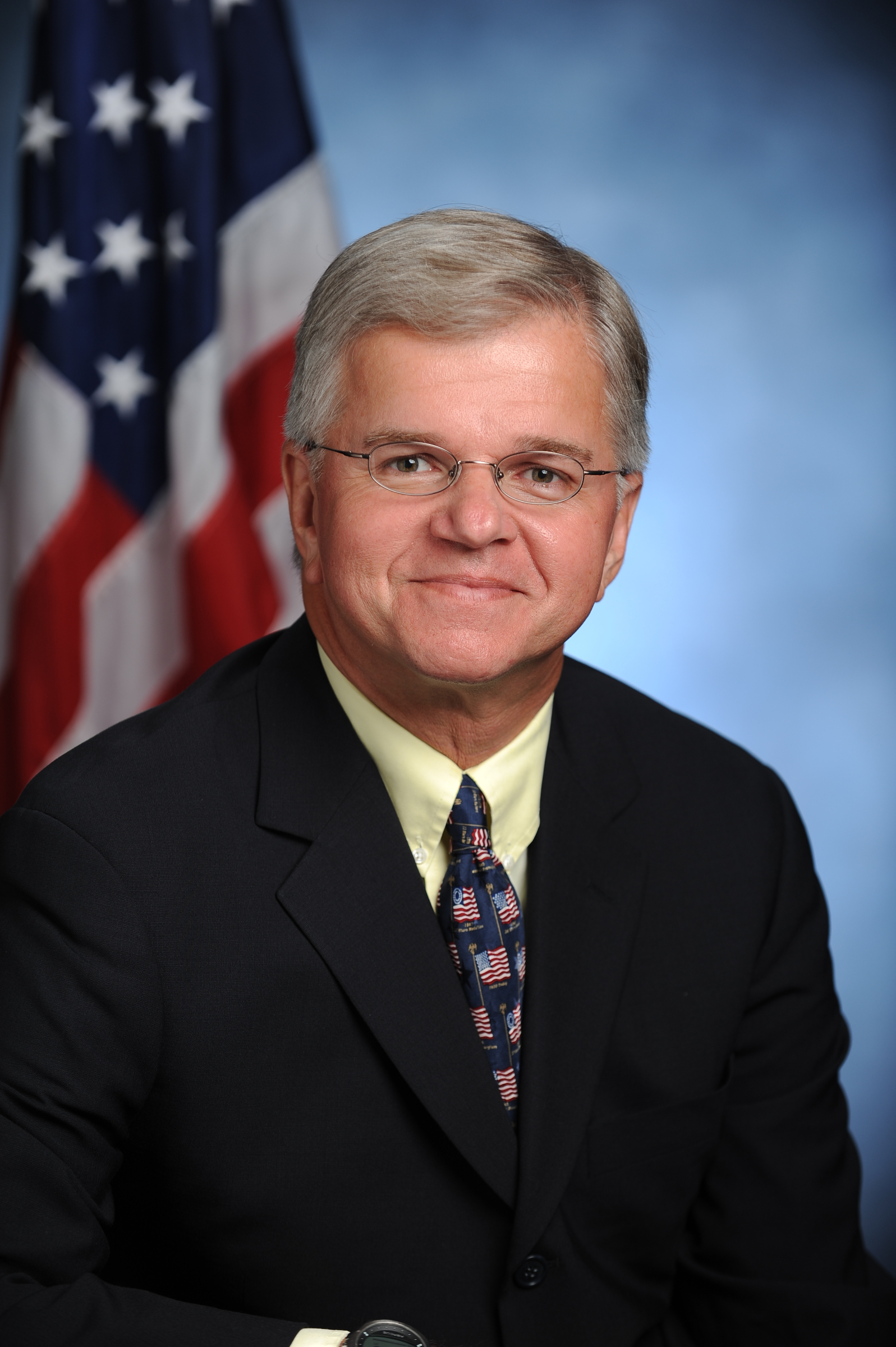 Assemblyman Fred Thiele, Jr.  spoke in opposition to the Lewis Road plan during the hearing this month.