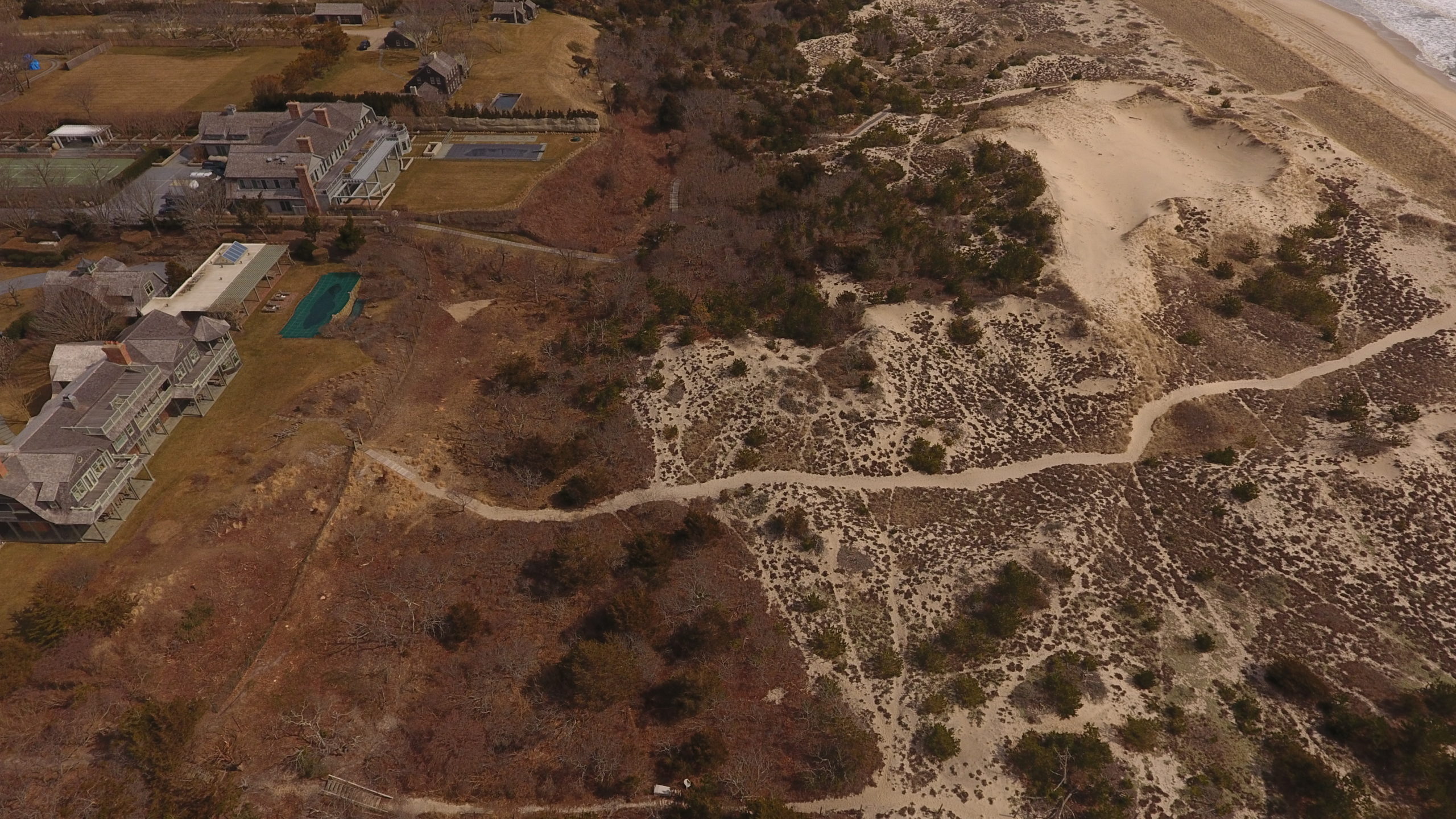 290 Further Lane, East Hampton, in the foreground.