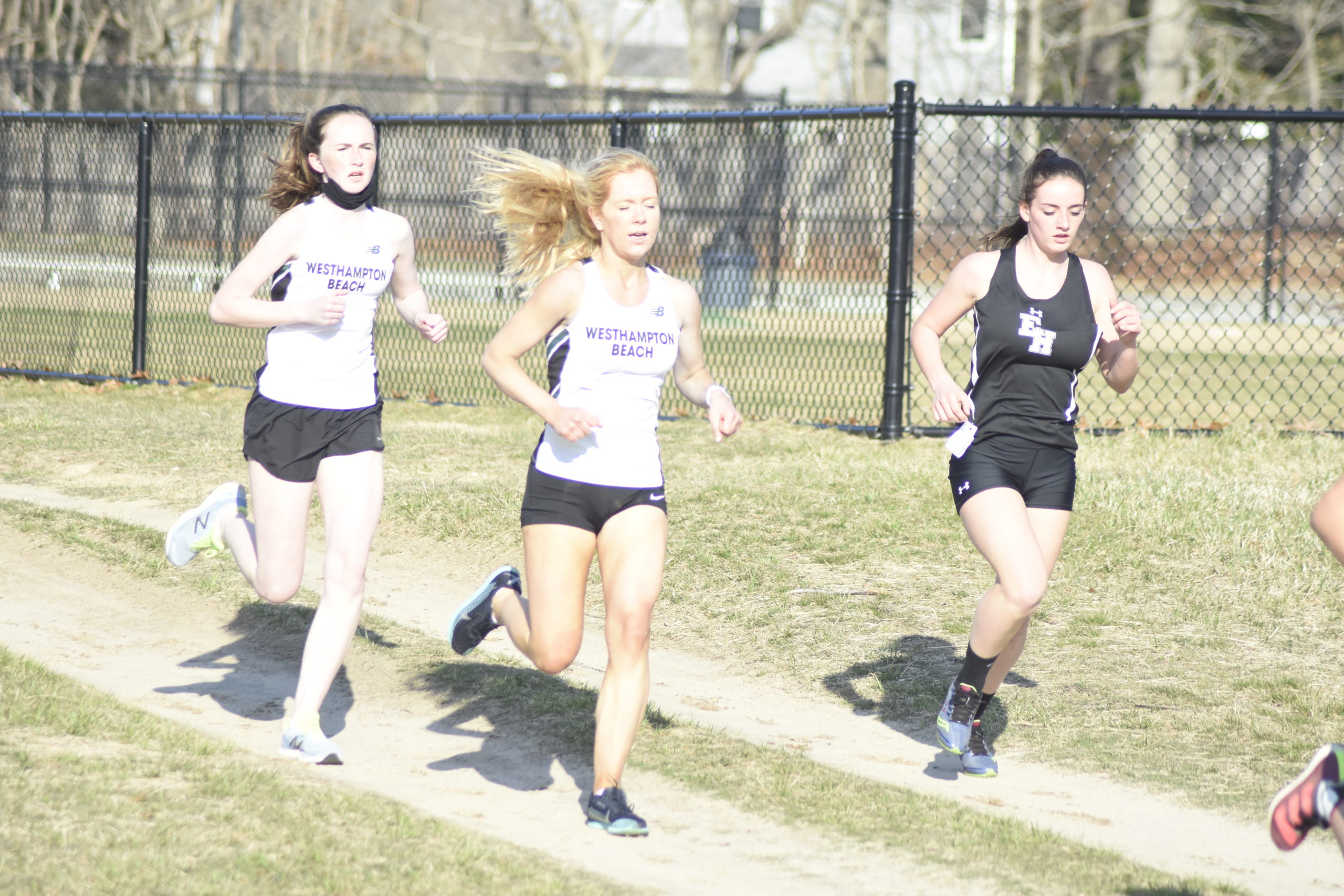 Hurricanes Kiera Falvey and Oona Murphy.