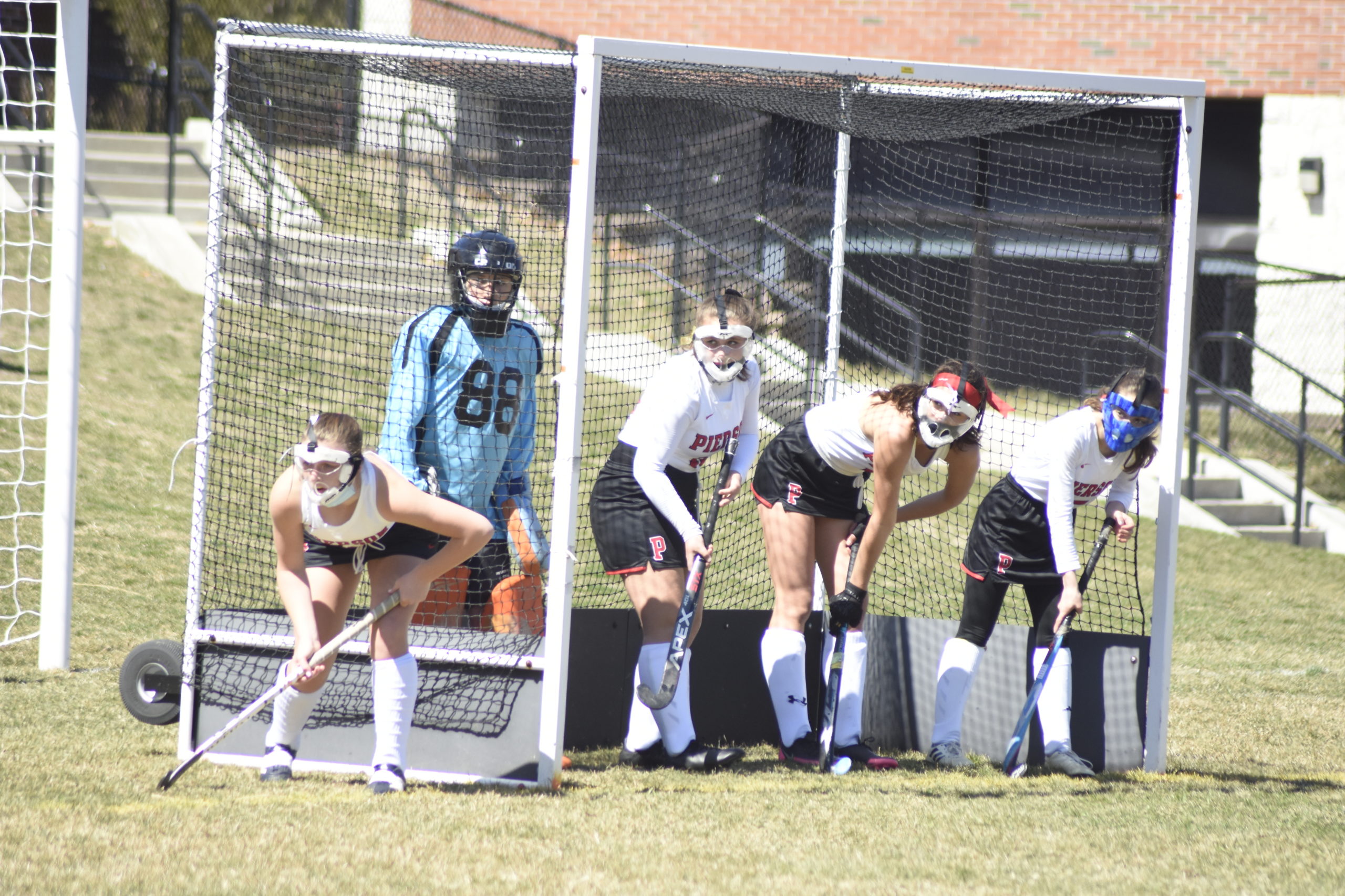The Whalers defense gets set for a corner.