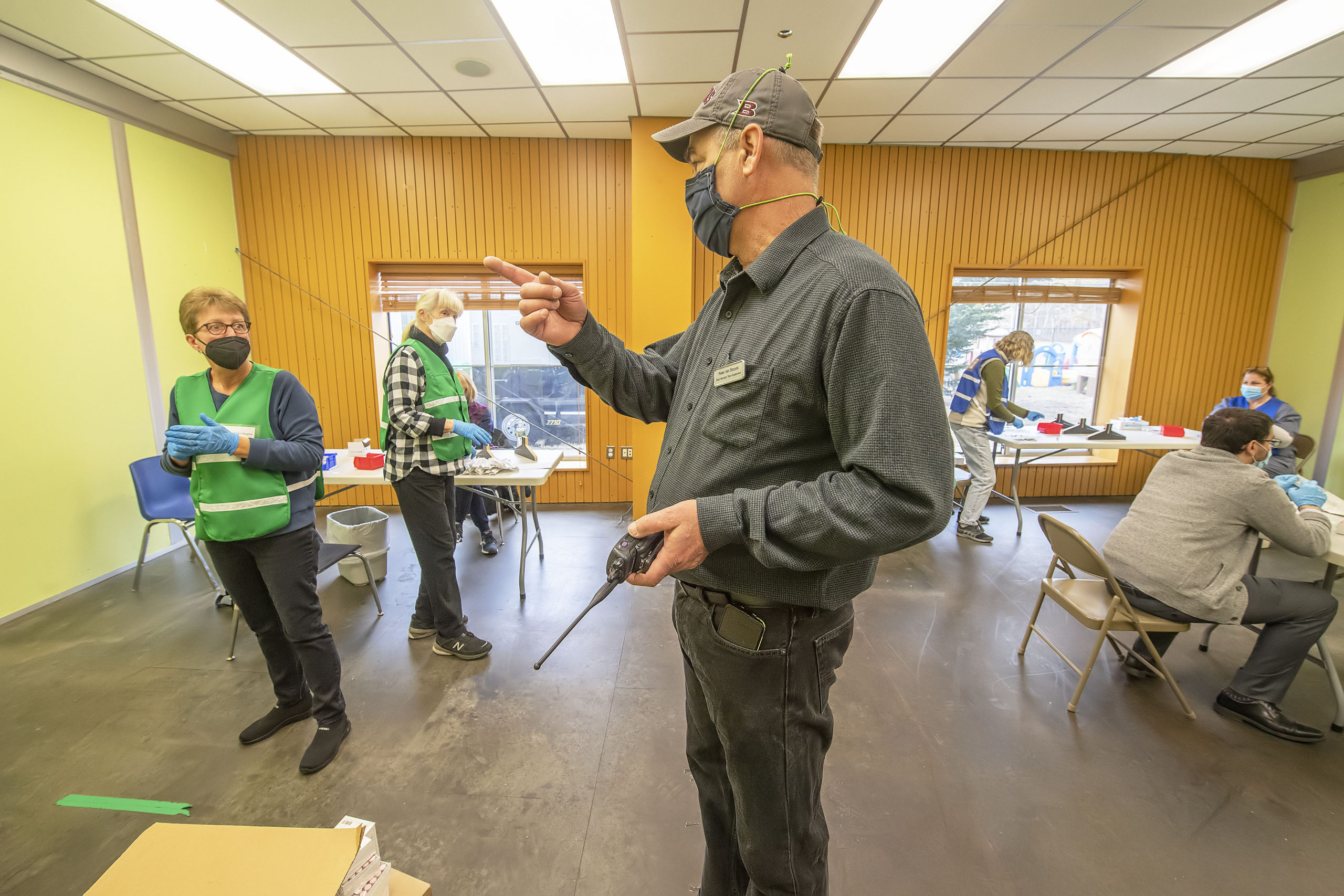 East Hampton Town officials and volunteers held their second COVID-19 vaccination clinic on Saturday, administering more than 650 doses of the vaccine to teachers and essential workers. On Friday, Stony Brook Medicine had used the town's vaccination POD to administer more than 1,200 doses to senior citizens.