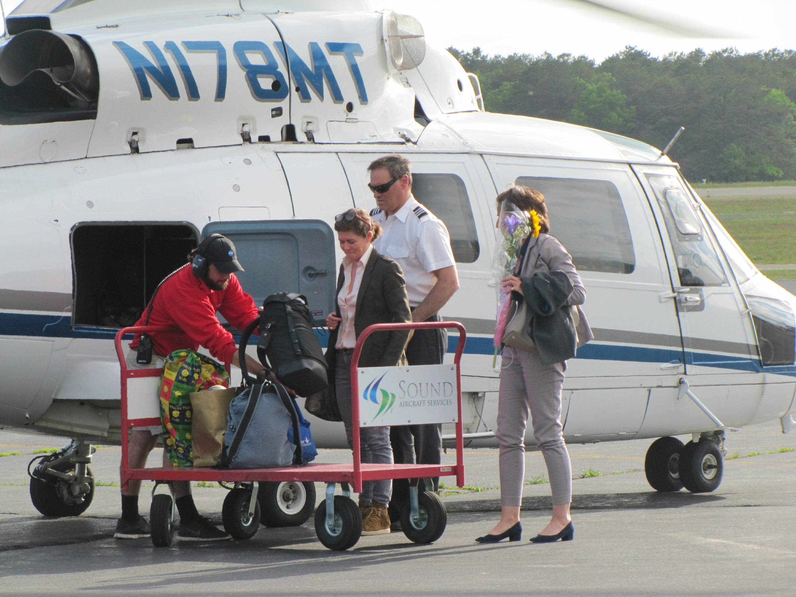 The number of passengers that disembarks from each airplane or helicopter that lands at East Hampton Airport this summer will be recorded to help the town gauge the economic and environmental impact of the airport.   MICHAEL WRIGHT