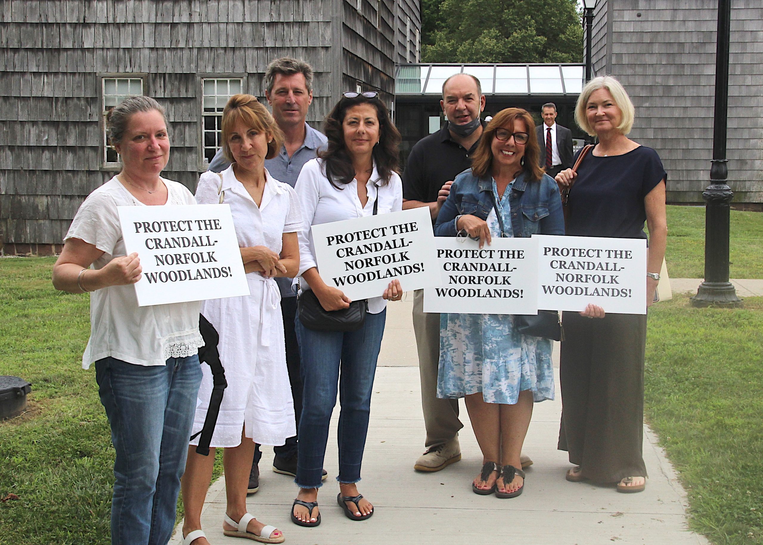 Residents of Springs who oppose the cell tower.